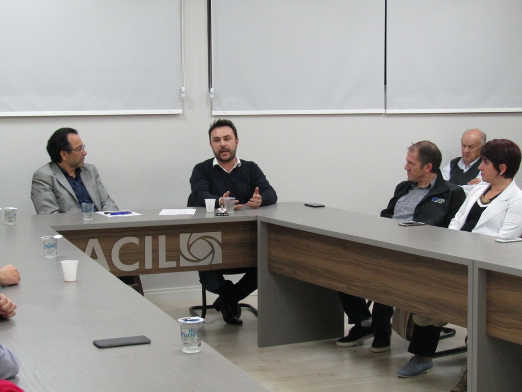 Deputado Marcius Machado apresenta a diretoria da ACIL proposta para implantação de um porto seco na Serra Catarinense  