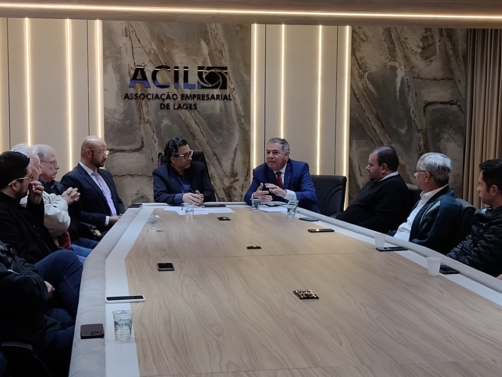 Empresários da ACIL recebem o deputado estadual Mario Motta