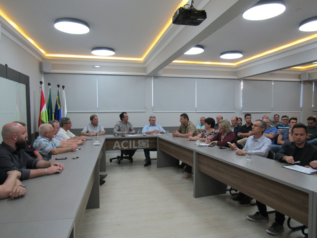 Novo comandante do 6º Batalhão da Polícia Militar participa de reunião na ACIL
